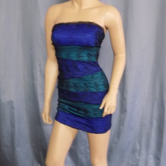 Lipstick Sexy Mini With Lace Overlay. - Picture 5 of 7